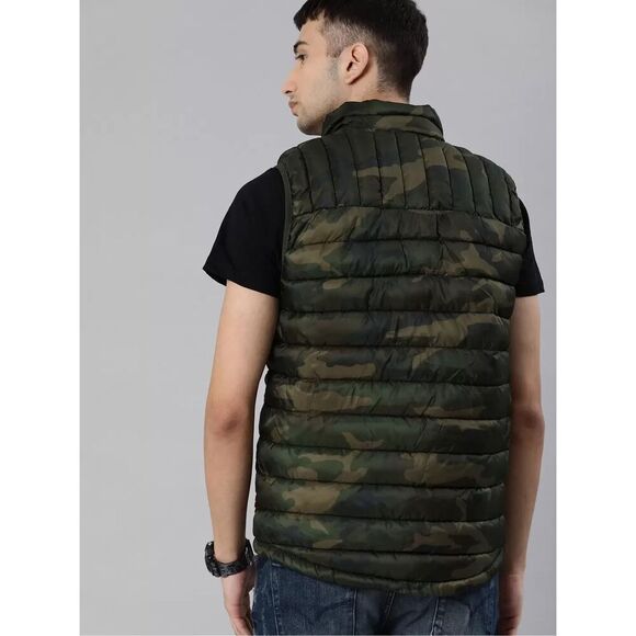 Levi’s Men’s Packable Puffer Vest size L Camo Green - Picture 2 of 12